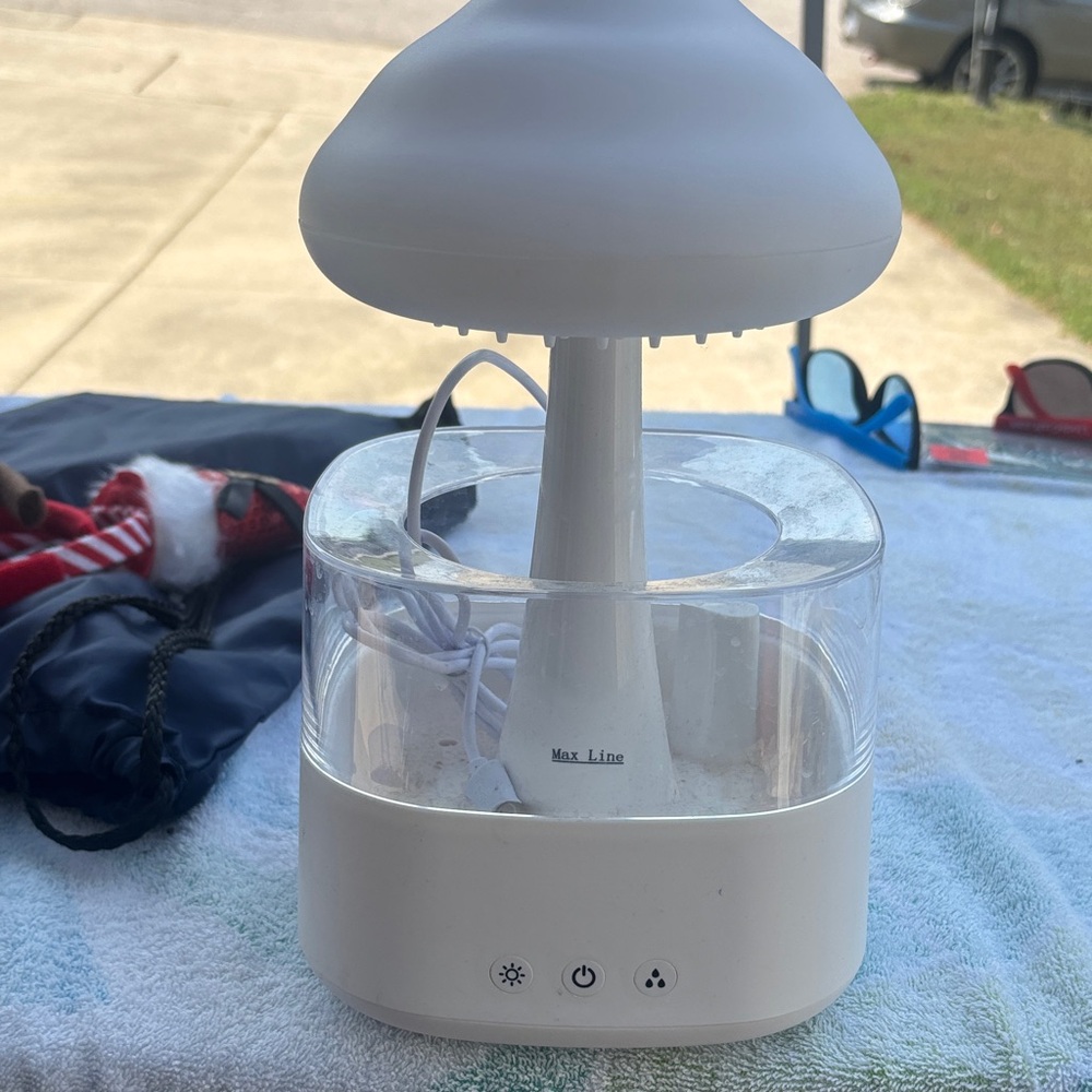White Humidifier with LED Light